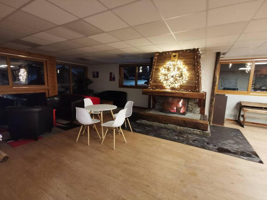 Chalet 4 Pers. Piscine Et Literie Toute Neuve. Puy-Saint-Vincent Esterno foto